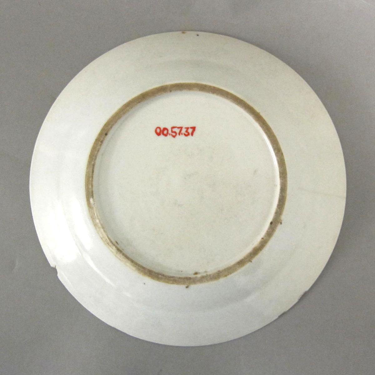 2000.0057.037 Porcelain plate underside