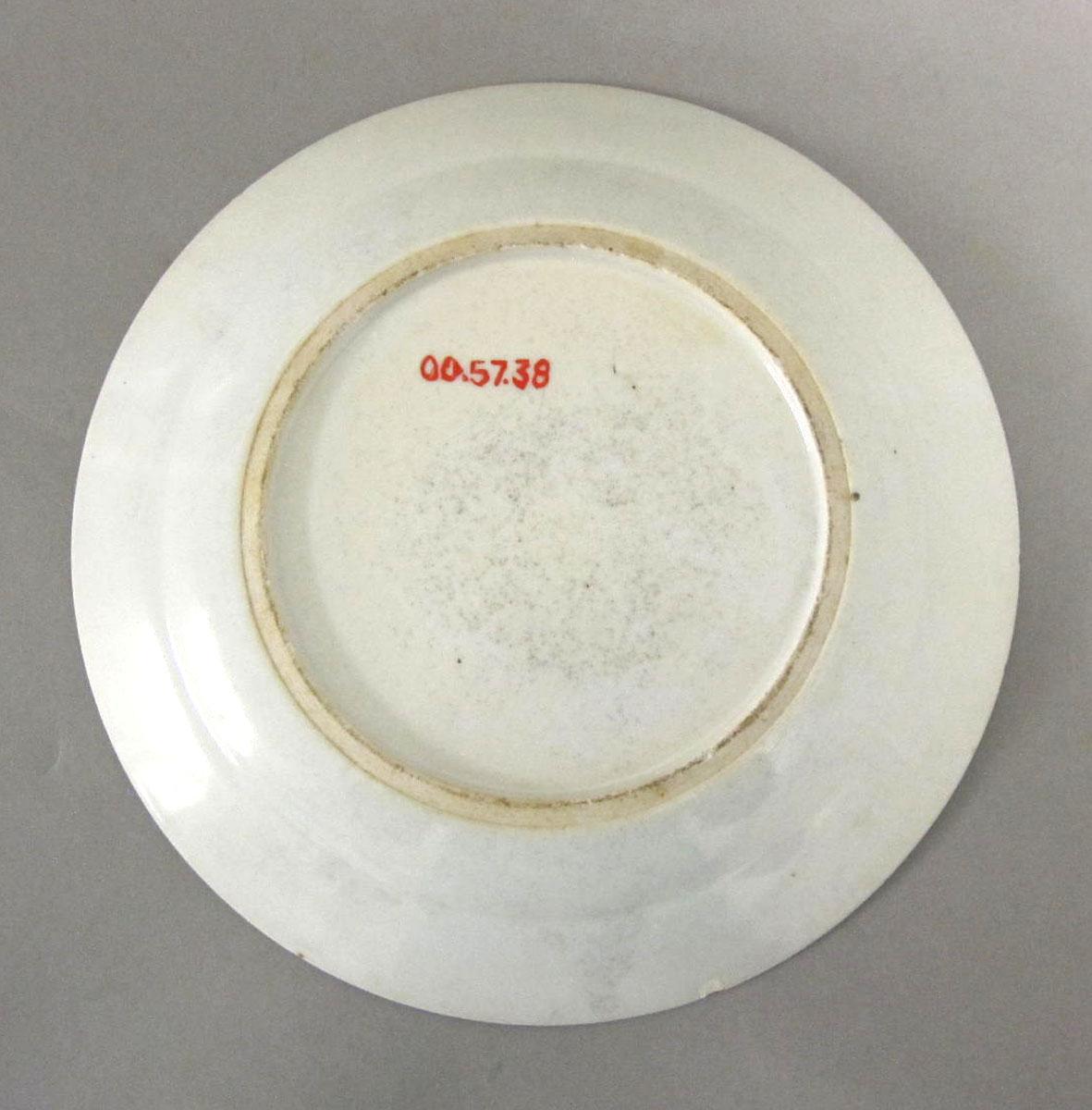 2000.0057.038 Porcelain plate underside