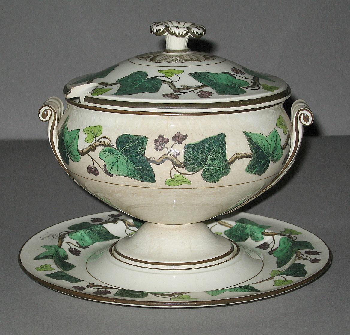 2000.0057.043.002 A-C Tureen and stand