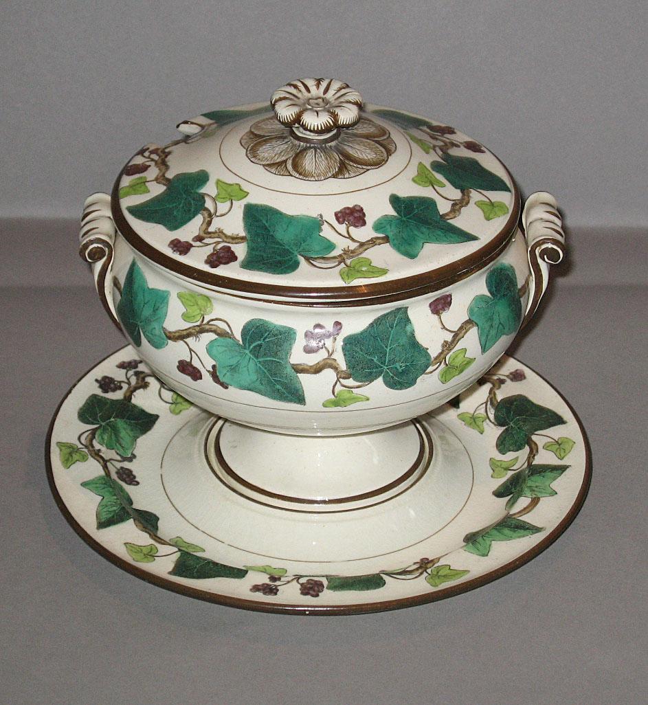 2000.0057.043 A-C Tureen and stand