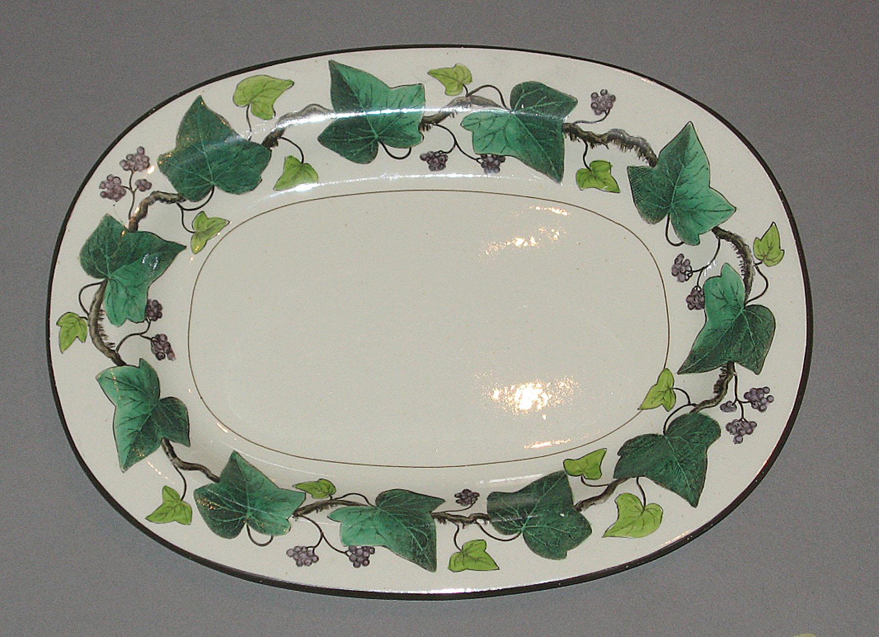 2000.0057.043.004 Creamware dish