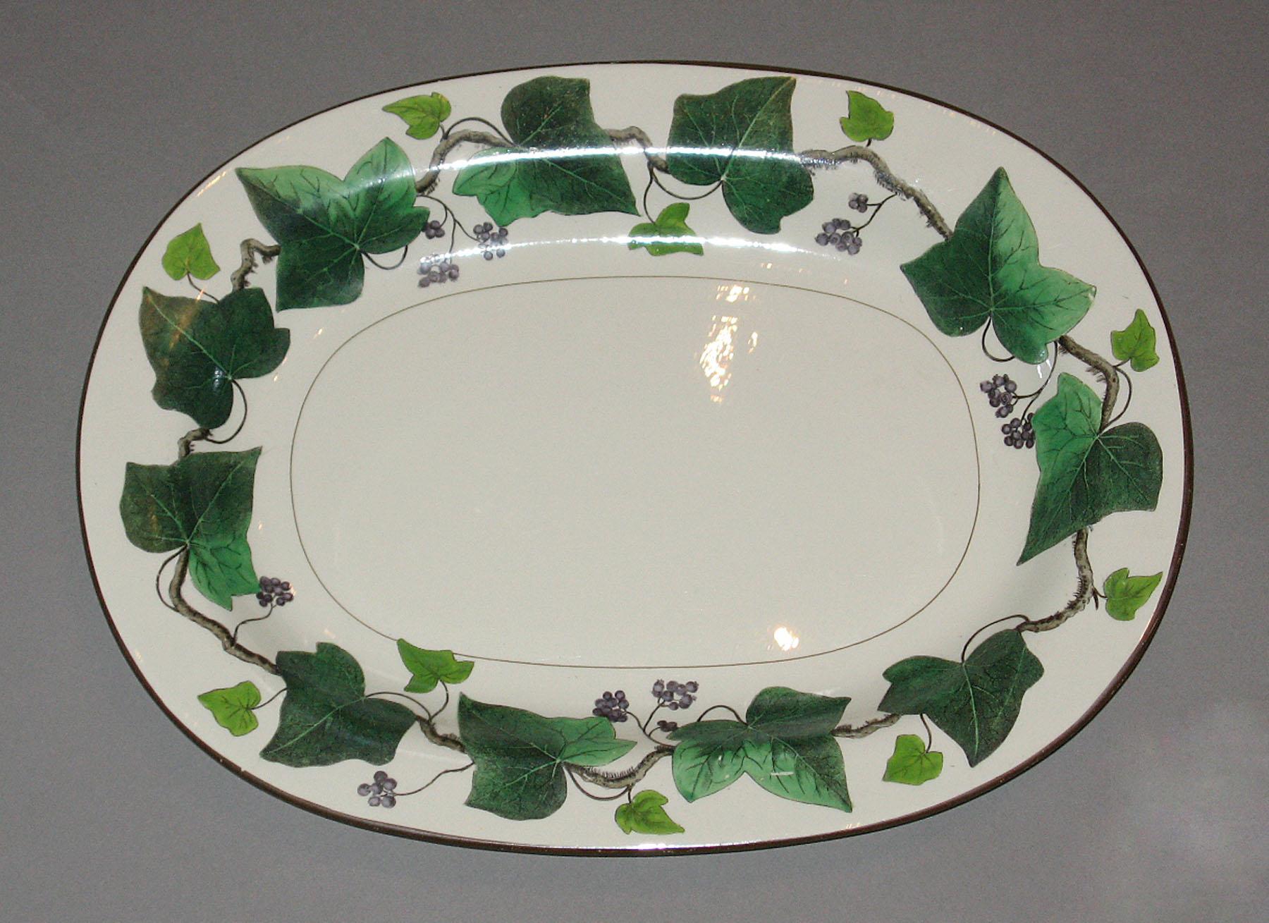 2000.0057.043.007 Creamware dish