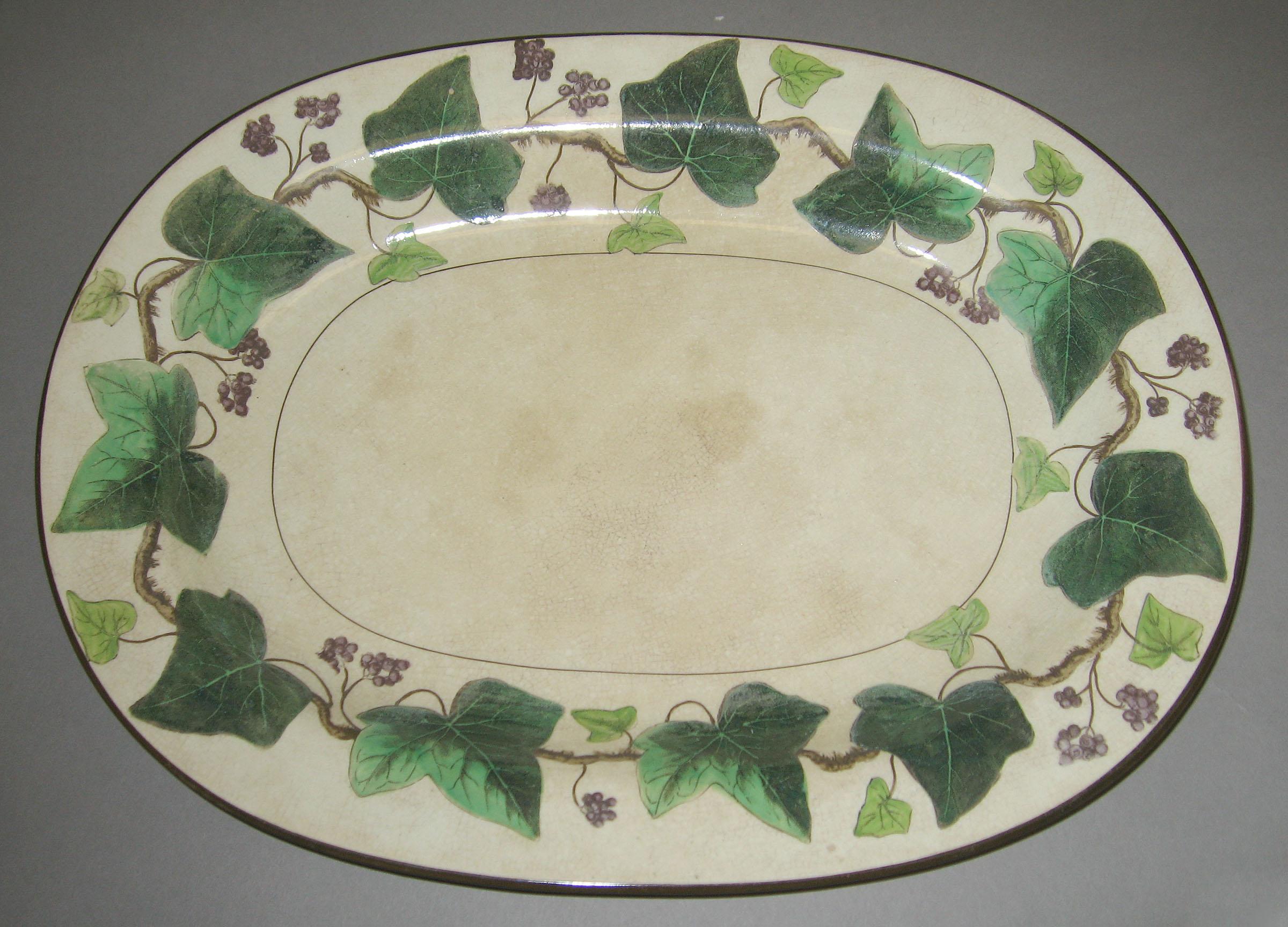 2000.0057.043.008 Creamware dish