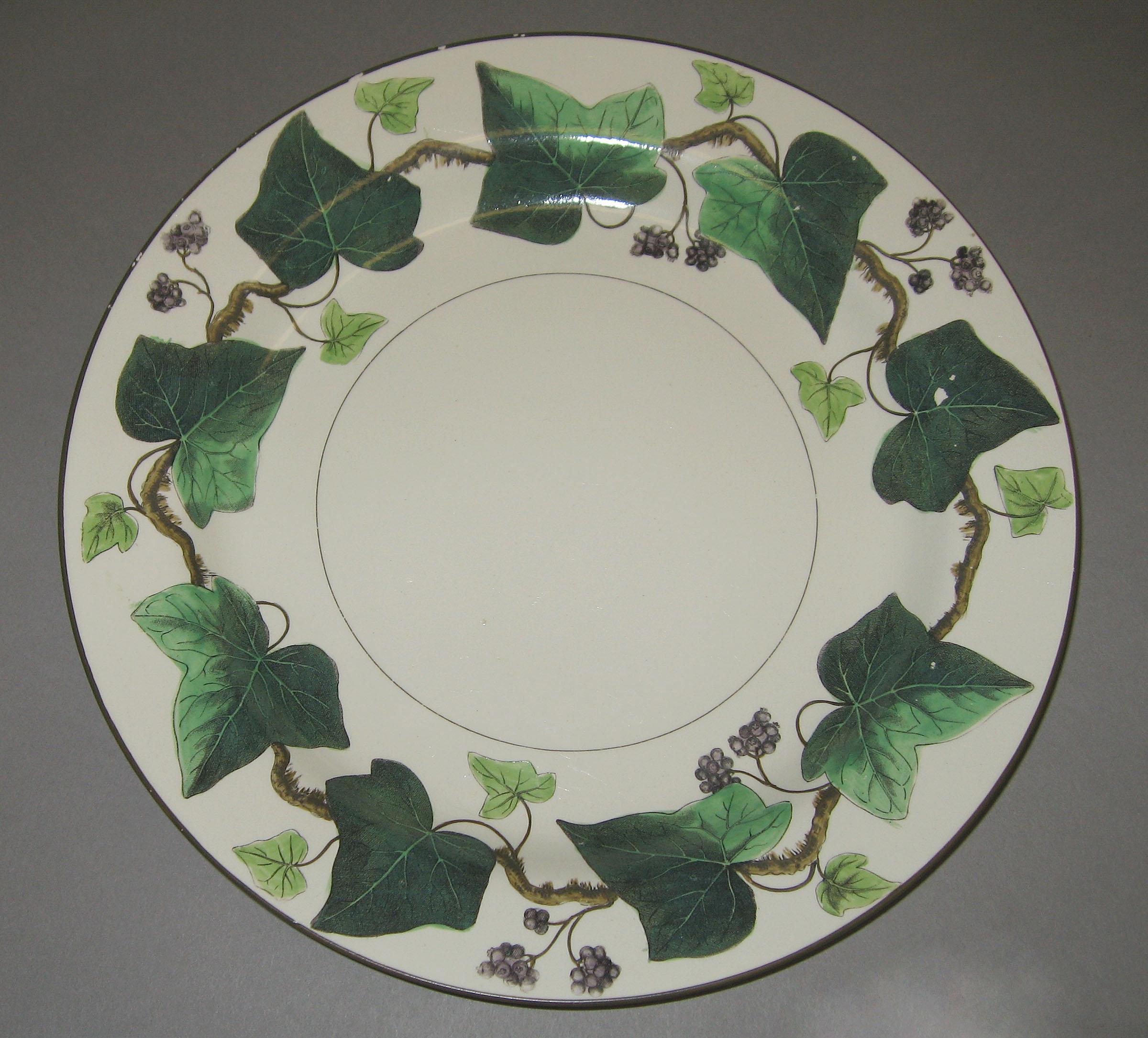 2000.0057.043.015 Creamware plate