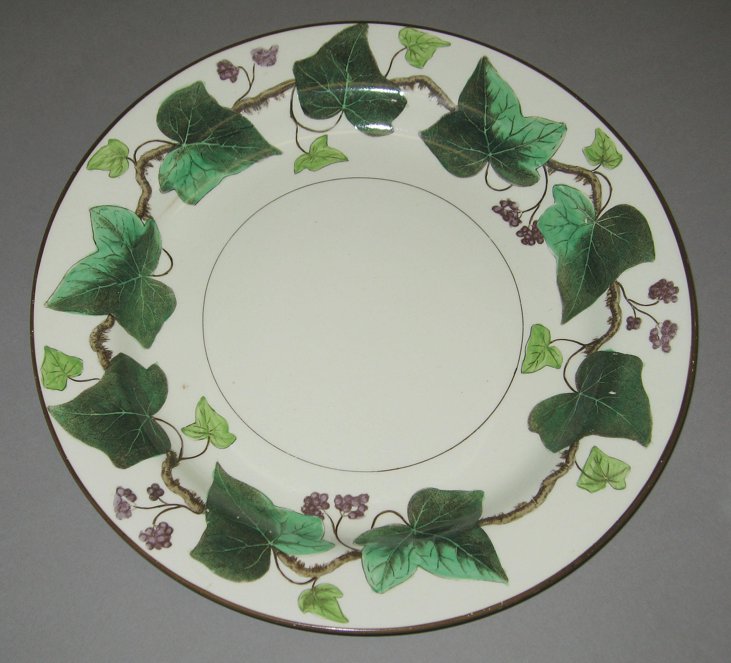 2000.0057.043.016 Creamware plate