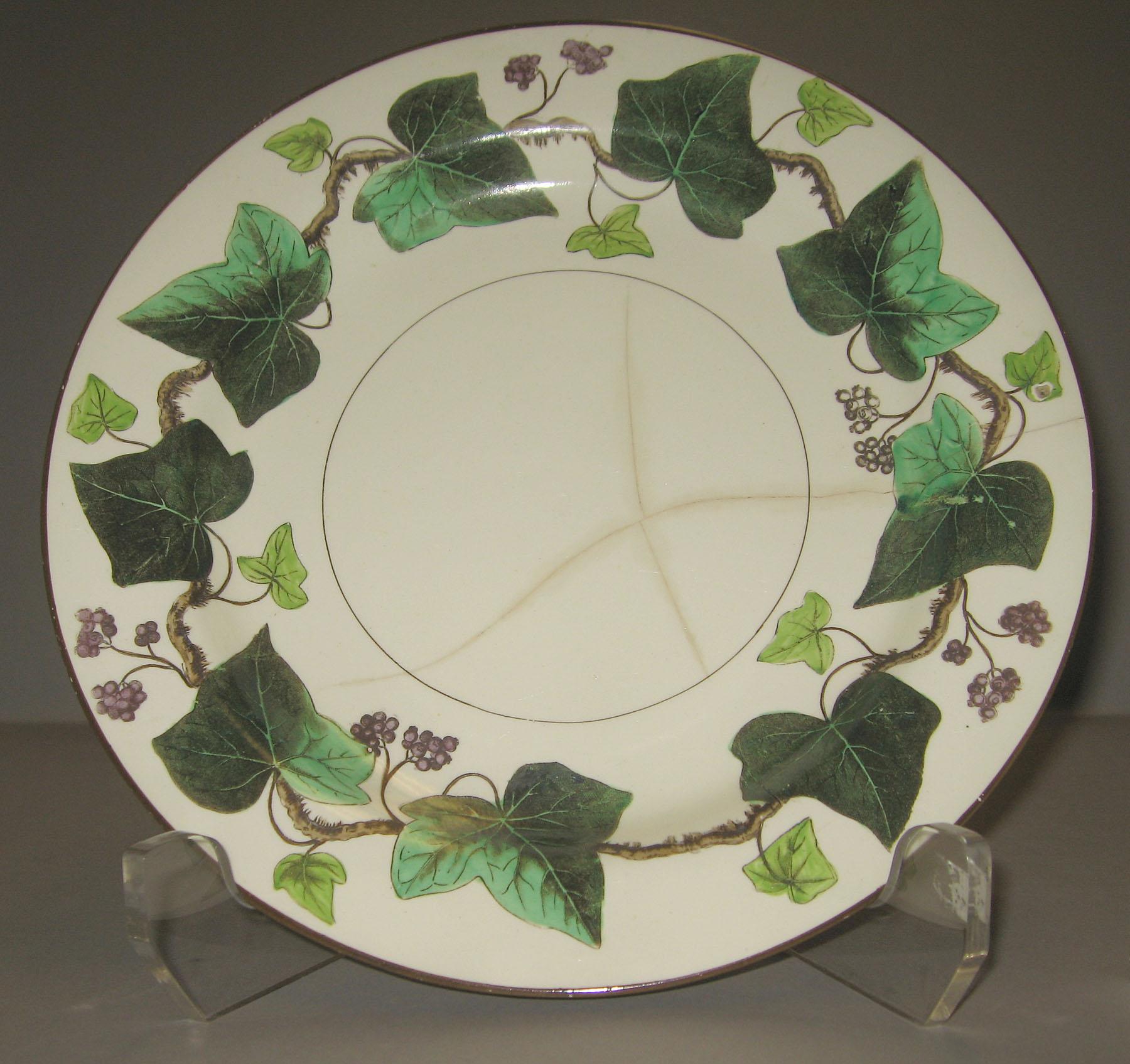 2000.0057.043.018 Creamware plate