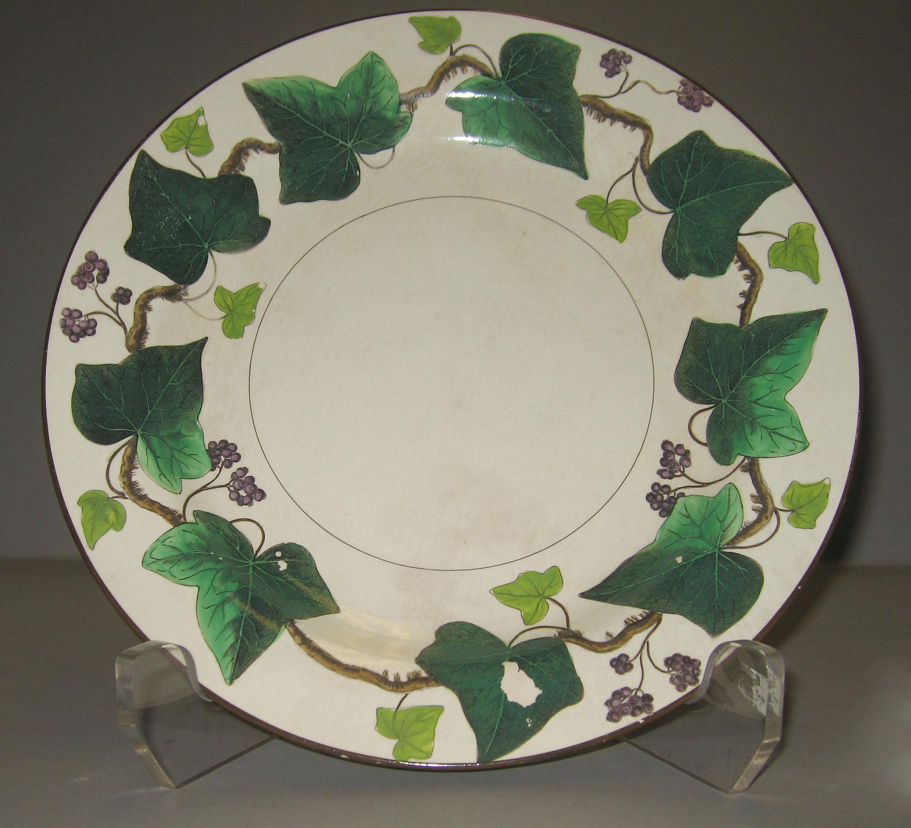 2000.0057.043.019 Creamware plate