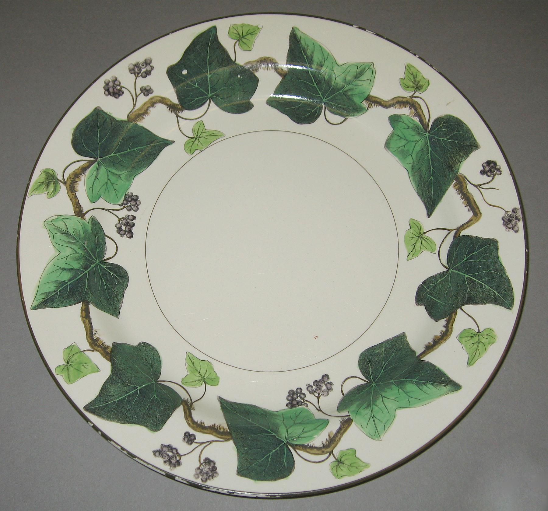 2000.0057.043.023 Creamware plate