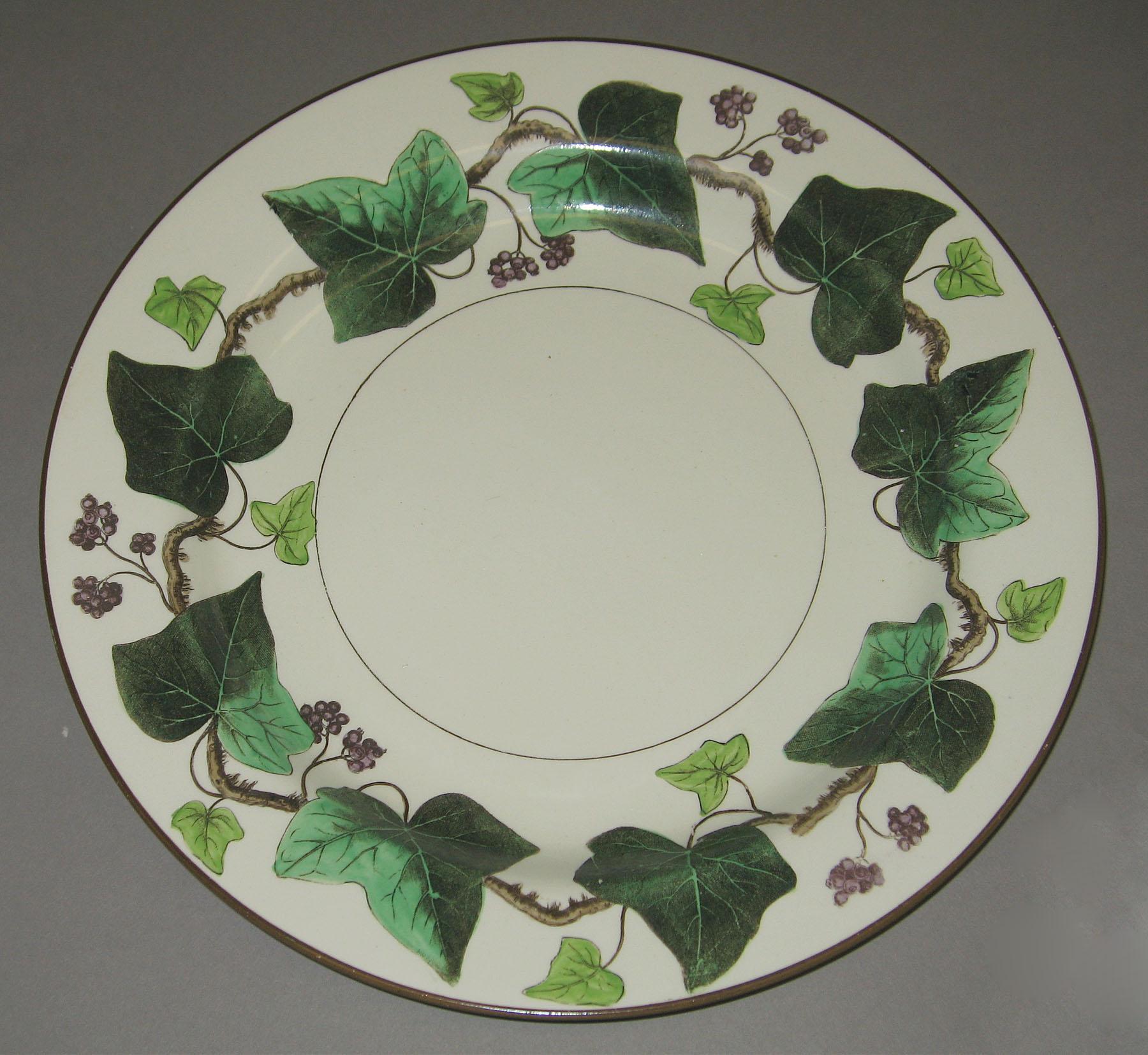 2000.0057.043.024 Creamware plate