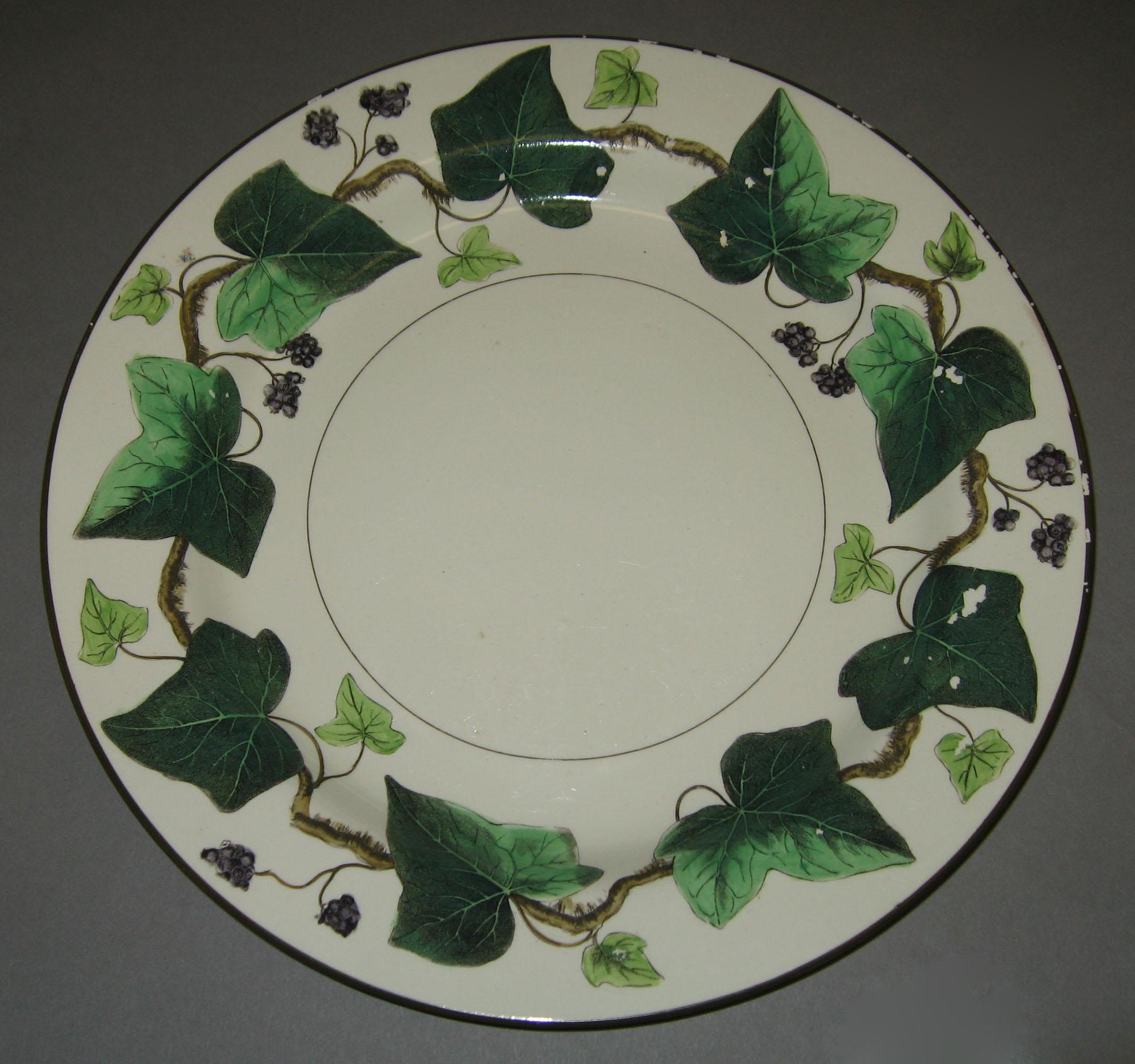 2000.0057.043.028 Creamware plate