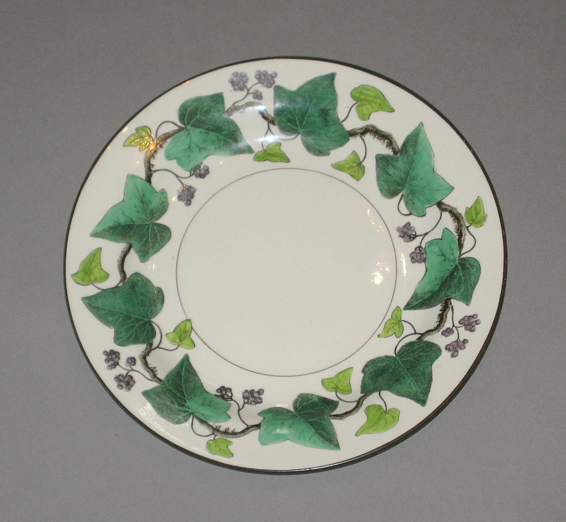 2000.0057.043.036 Creamware plate