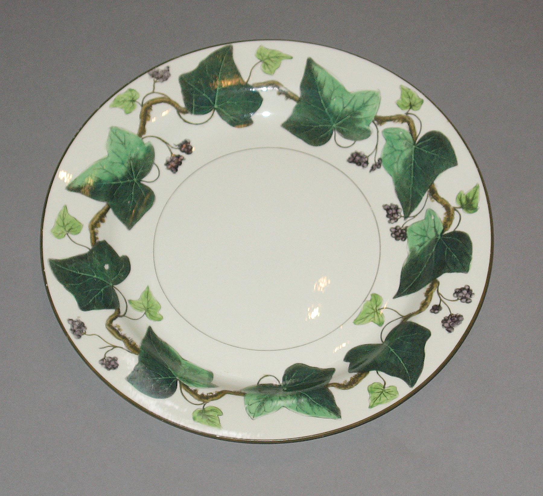 2000.0057.043.037 Creamware plate