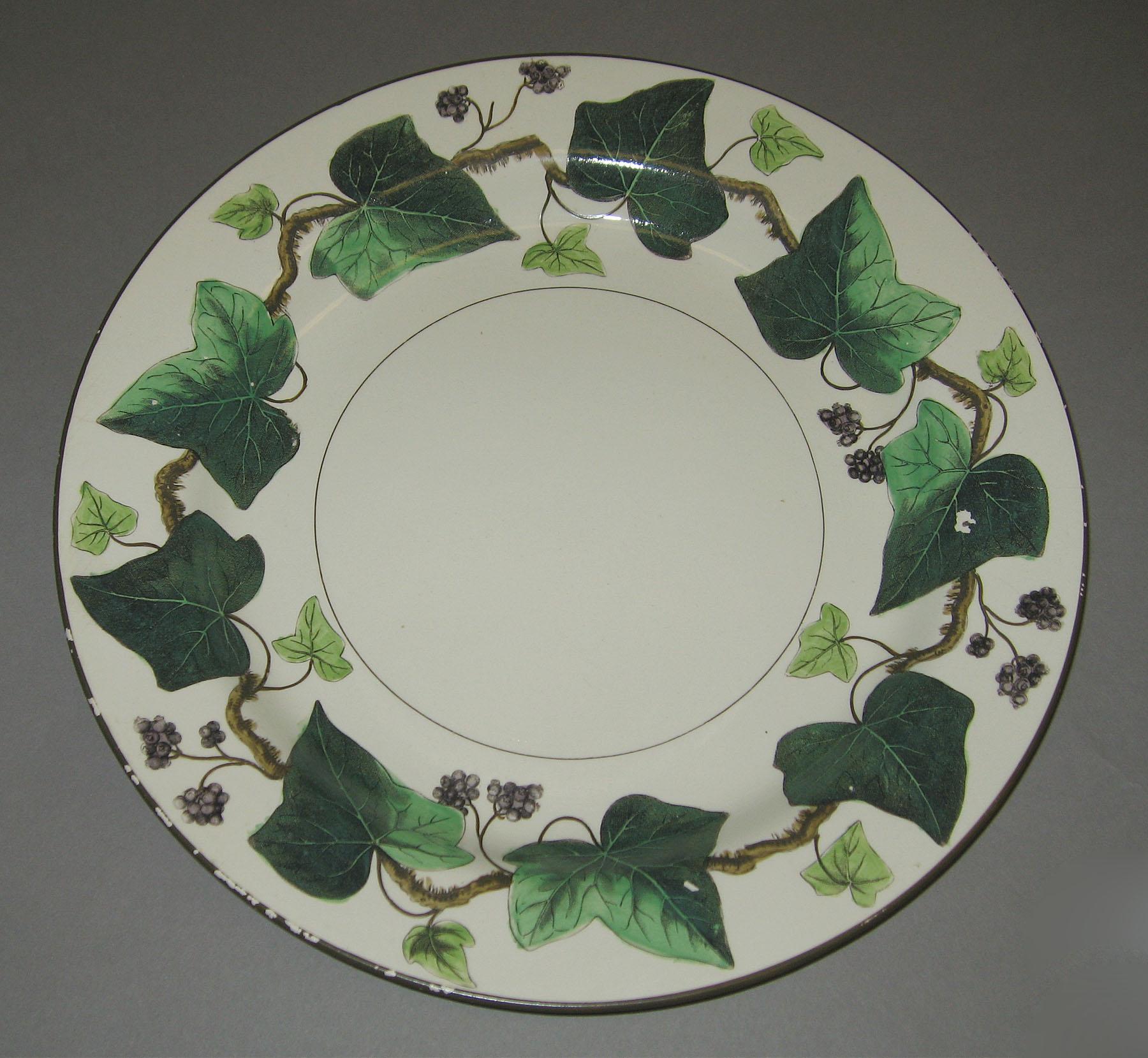 2000.0057.043.038 Creamware plate