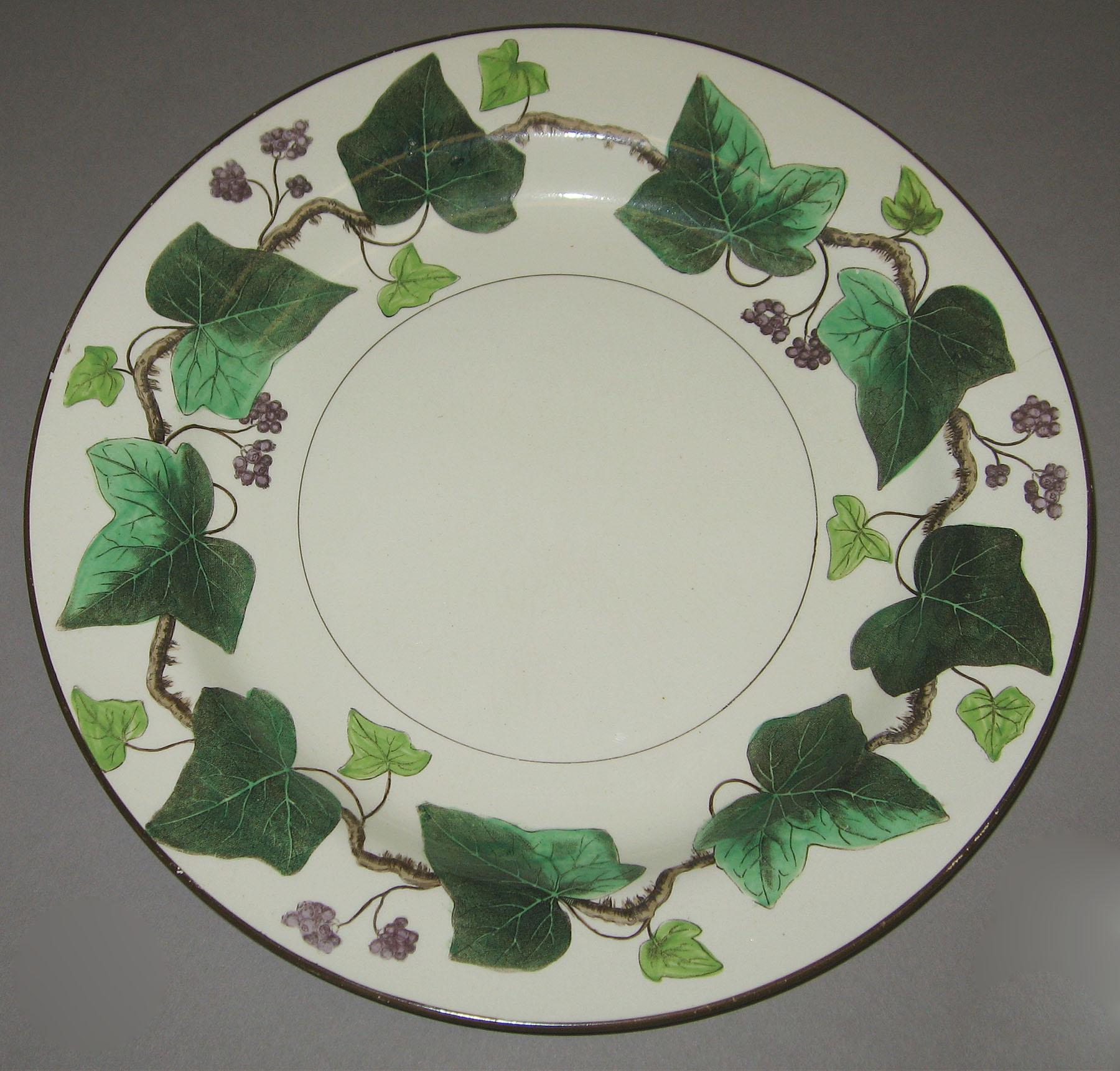 2000.0057.043.041 Creamware plate