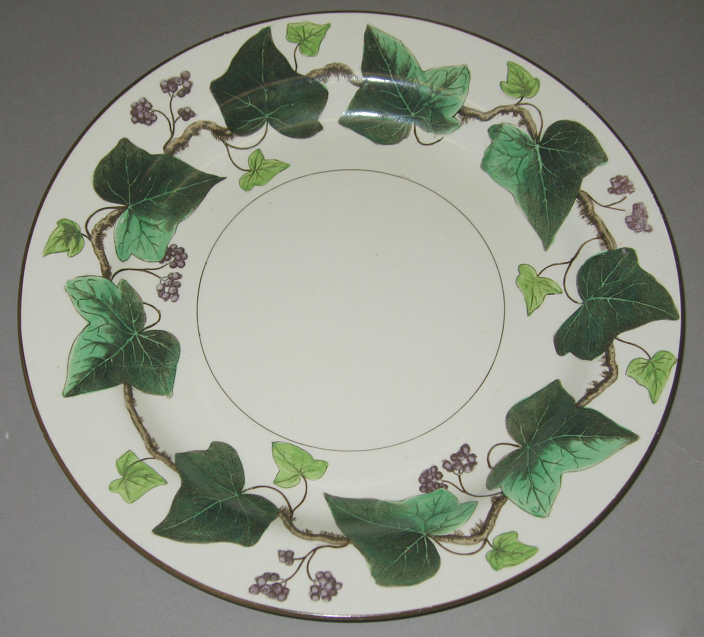 2000.0057.043.042 Creamware plate