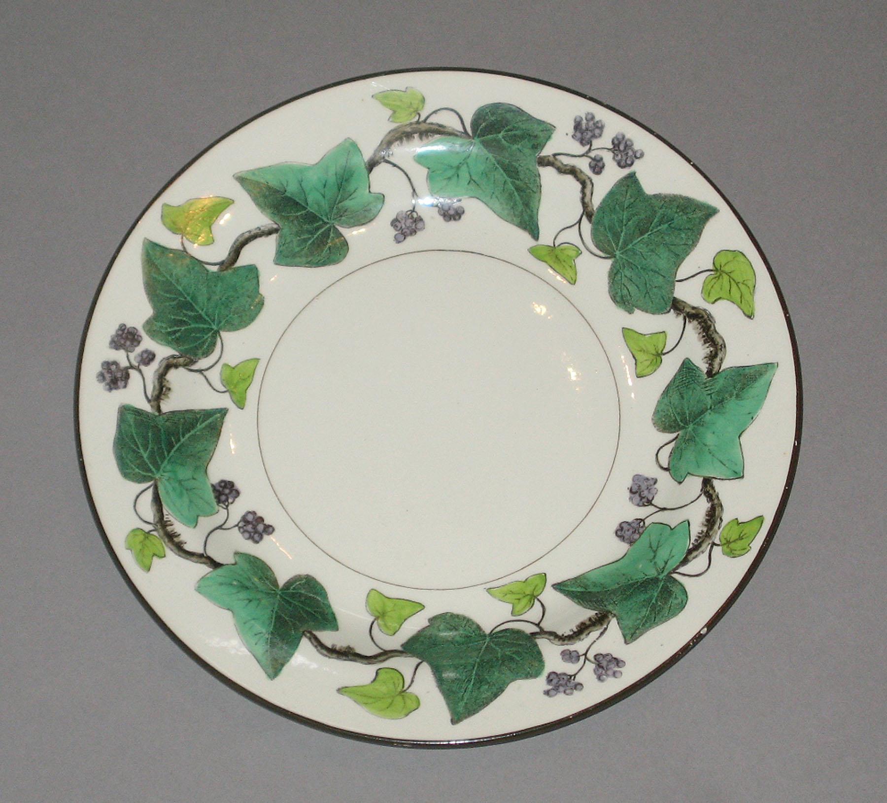 2000.0057.043.047 Creamware plate