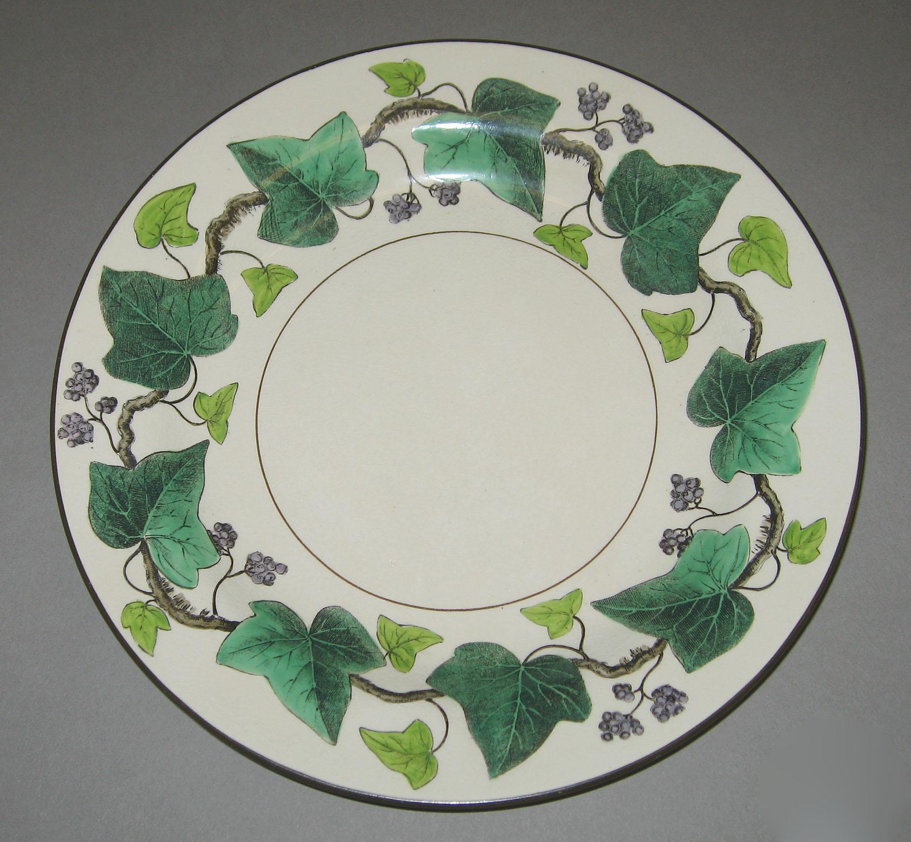 2000.0057.043.048 Creamware plate