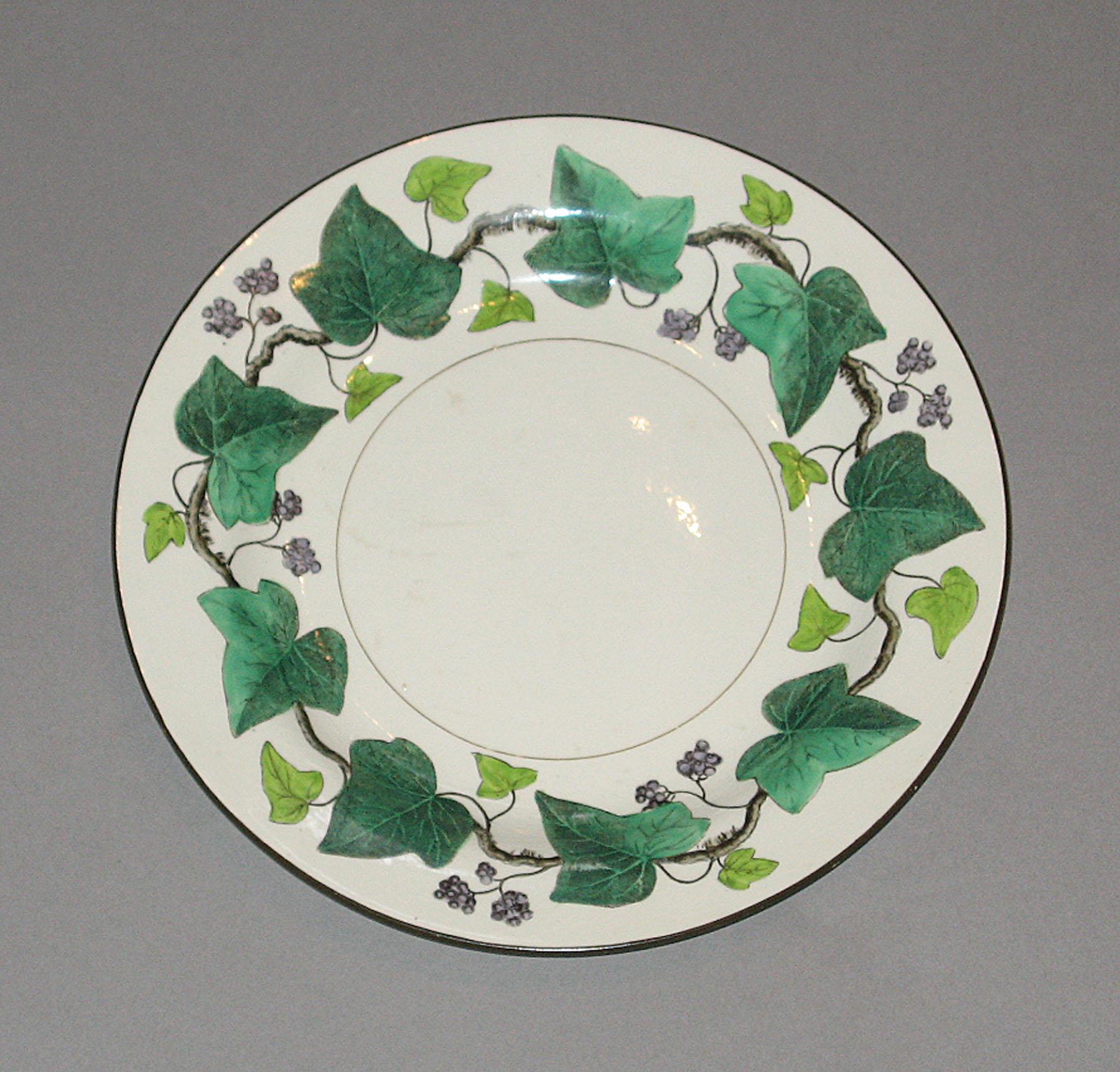 2000.0057.043.052 Creamware plate