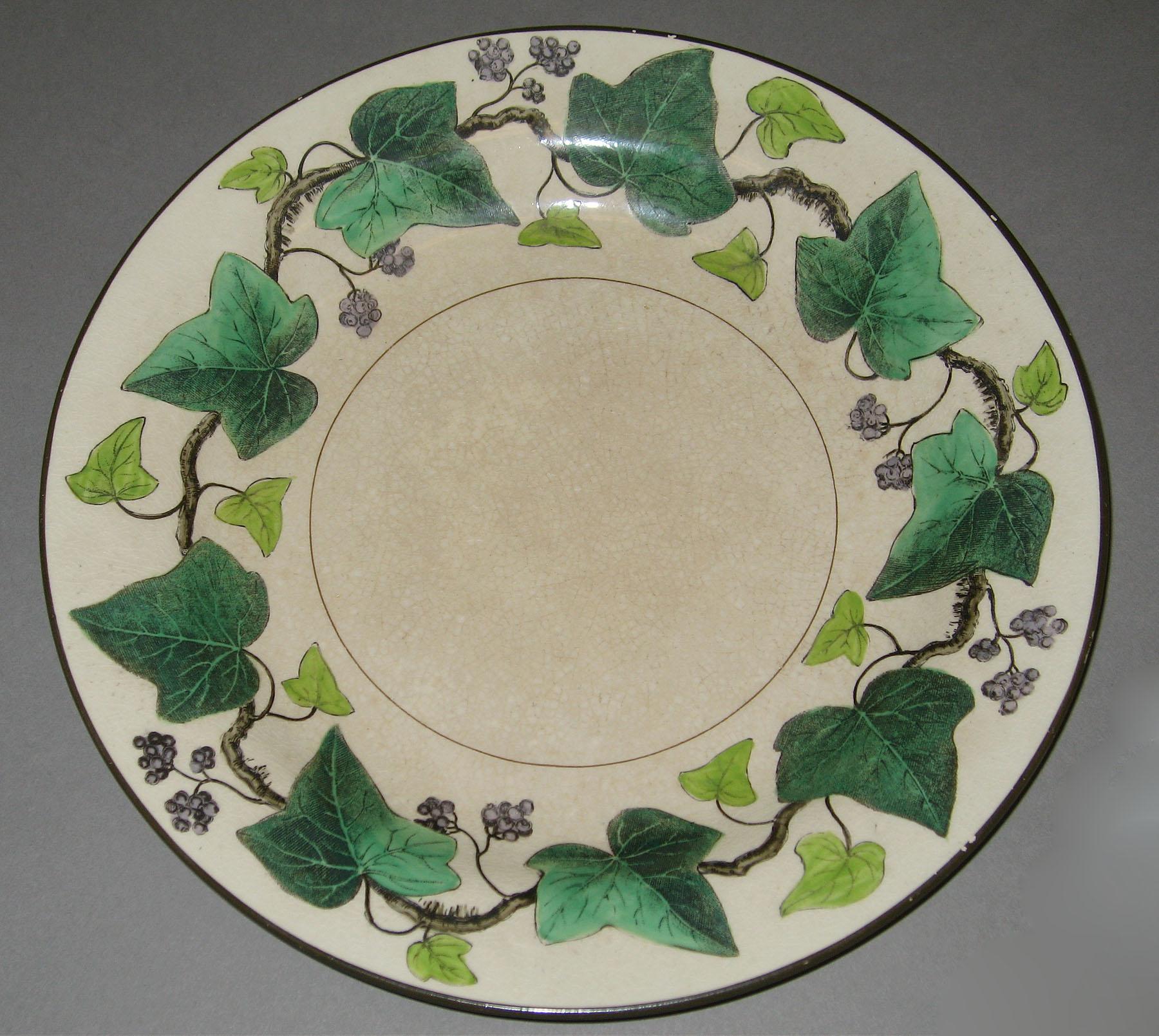 2000.0057.043.063 Creamware plate