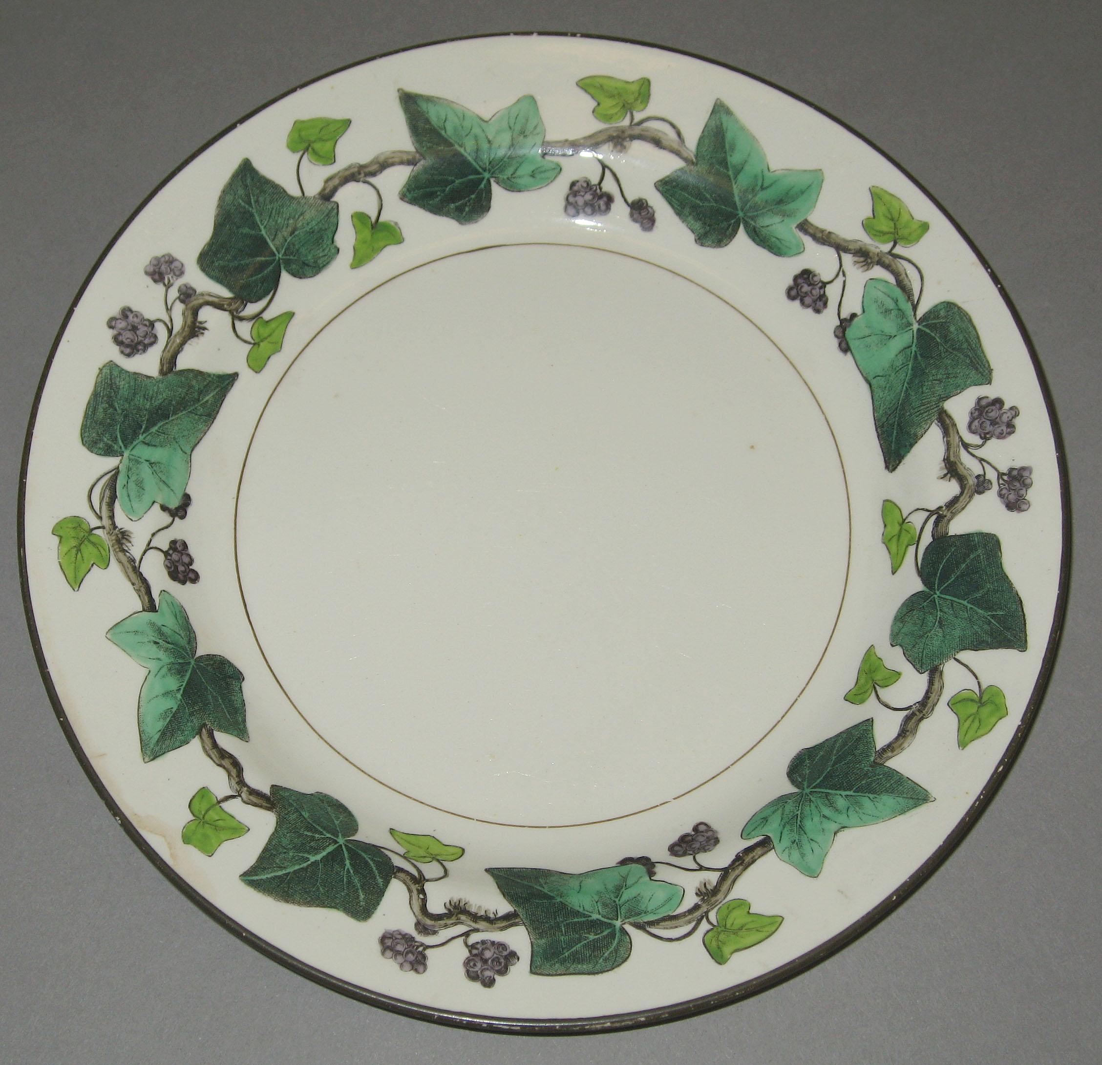 2000.0057.043.064 Creamware plate
