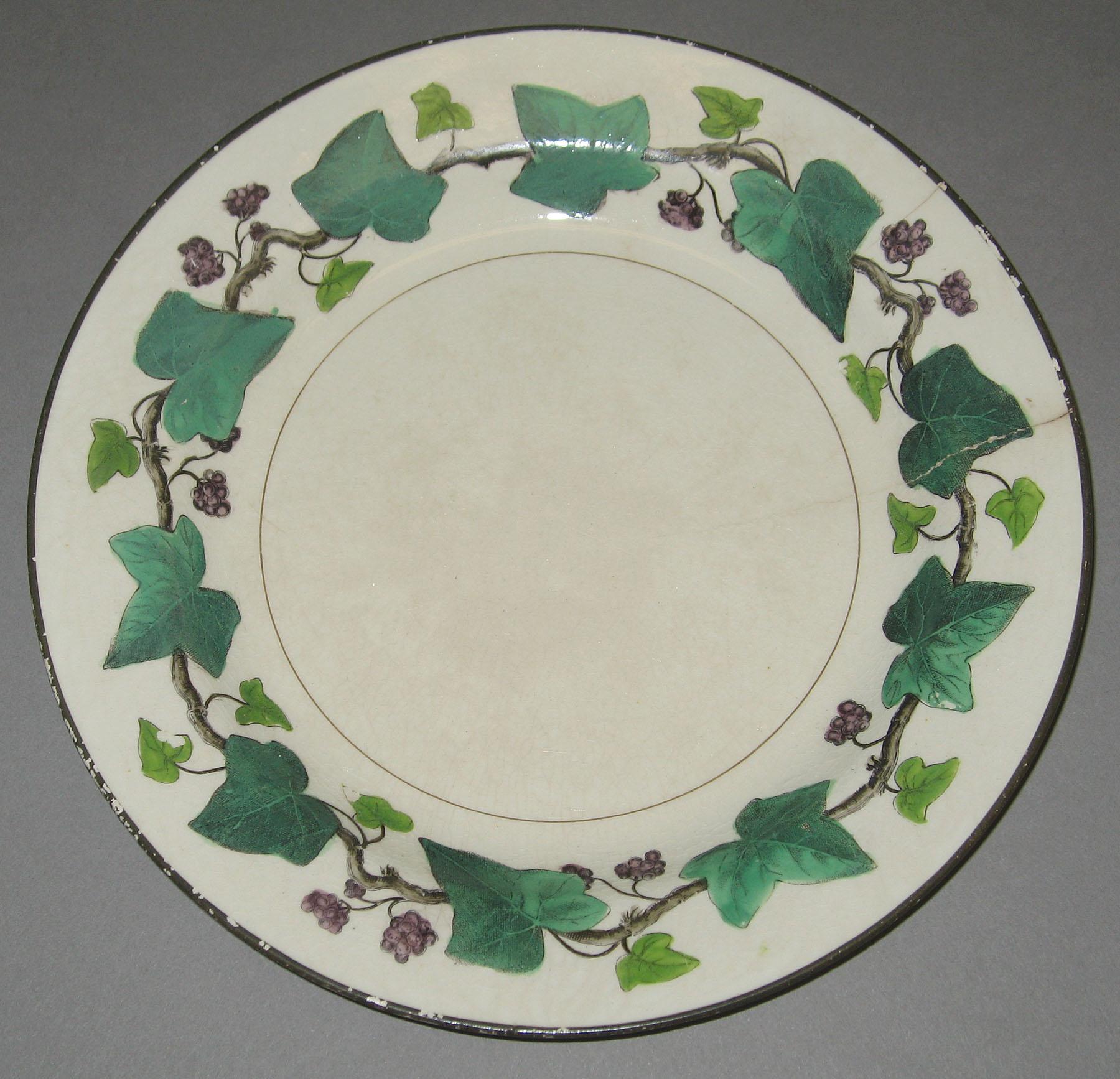 2000.0057.043.066 Creamware plate