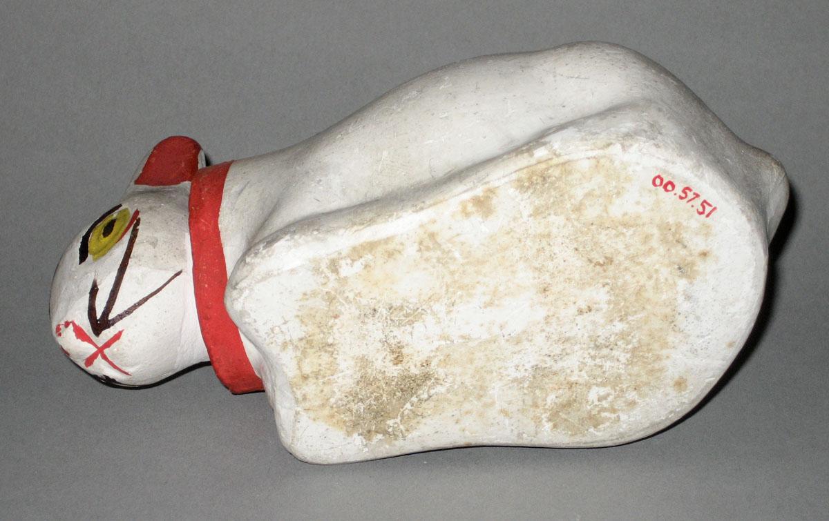 2000.0057.051 Figure (rabbit) underside