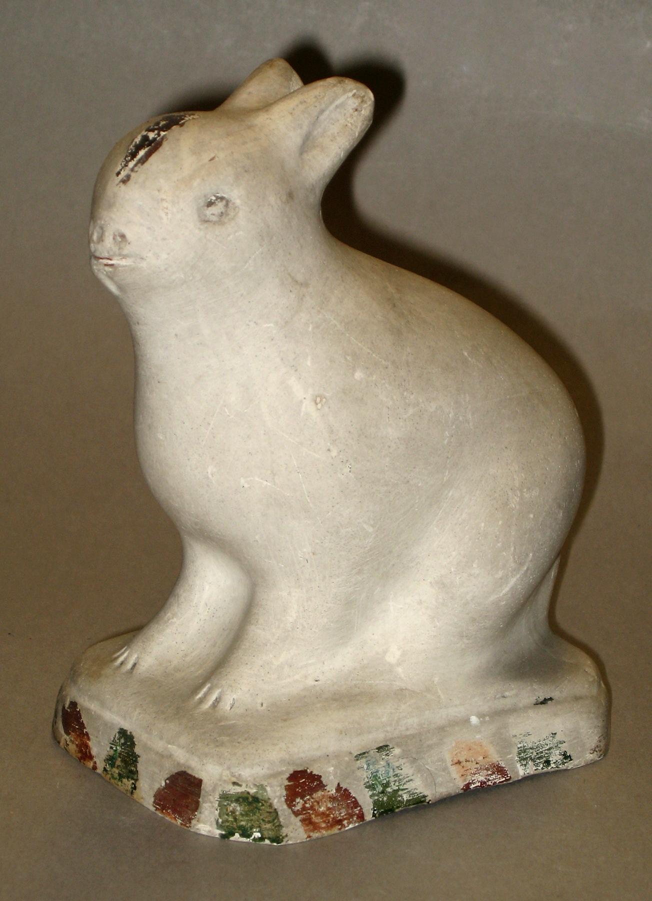 2000.0057.052 Chalkware rabbit