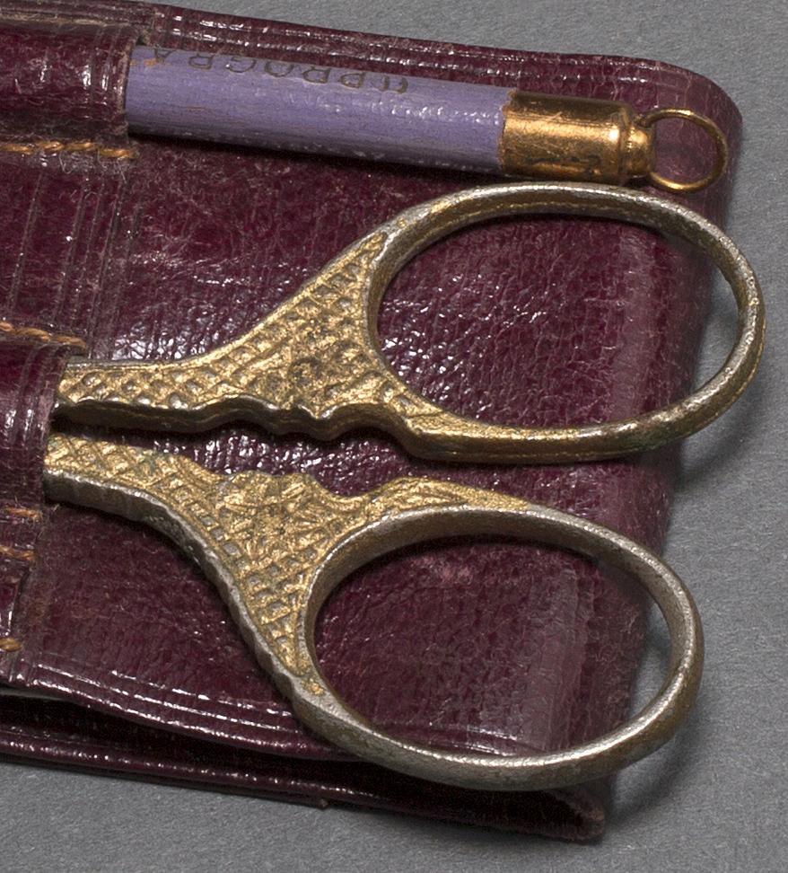 2000.0059.001 F-H Pencil, Scissors and Case, Detail
