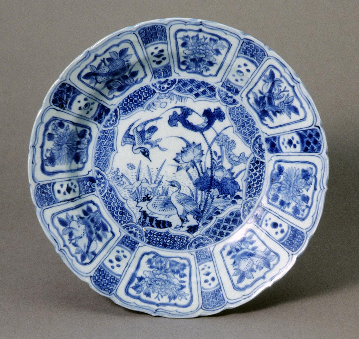 2000.0061.002 Porcelain Dish
