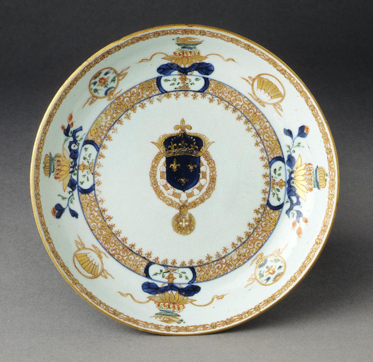 2000.0061.009 Porcelain dish
