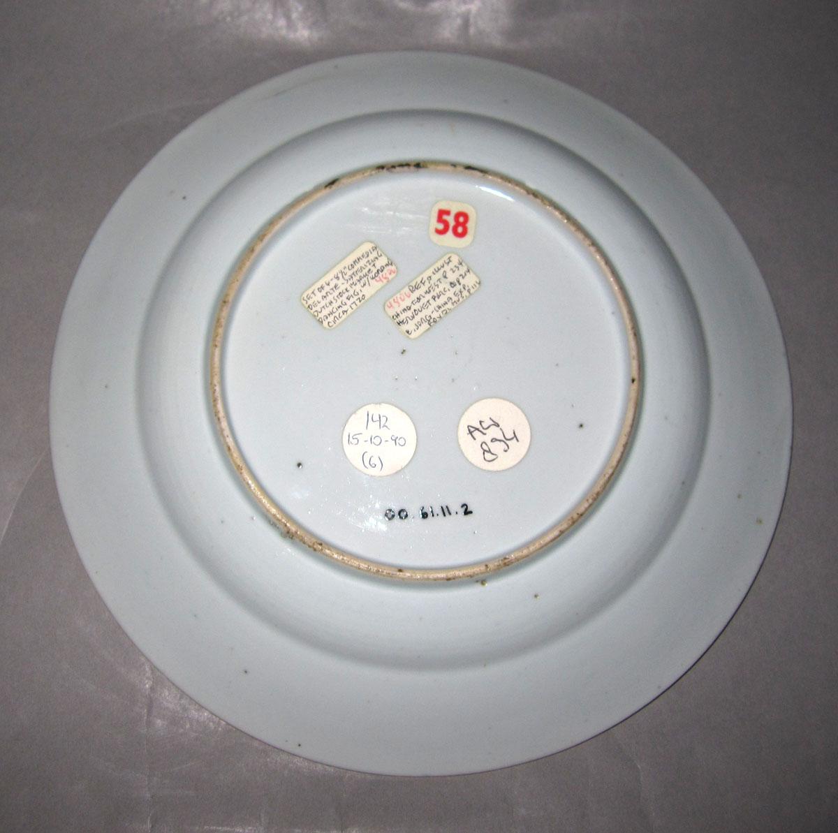 2000.0061.011.002 Porcelain plate underside