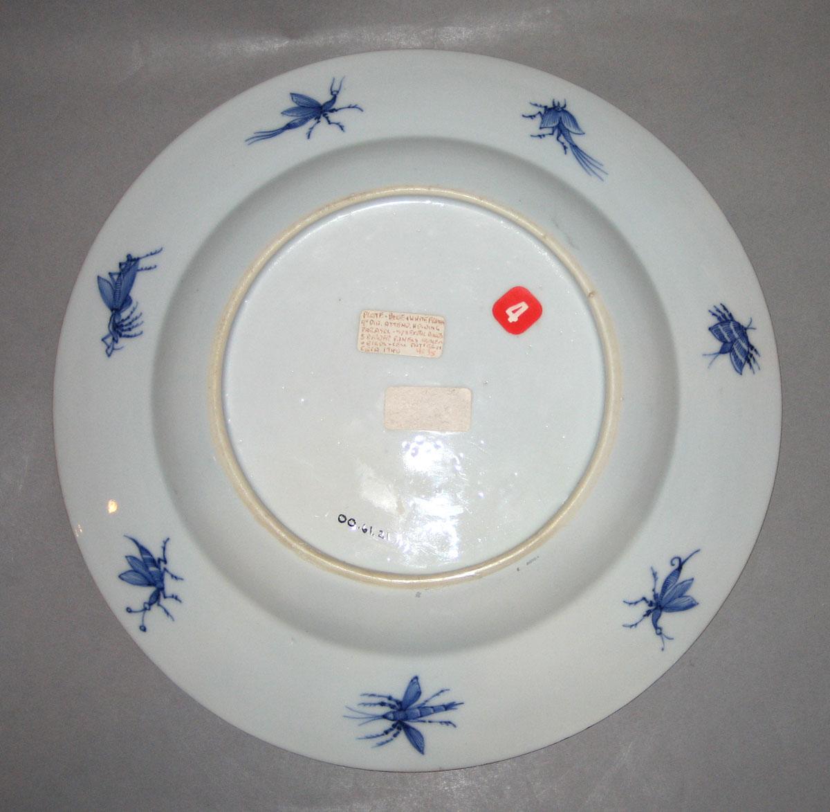 2000.0061.021 Porcelain plate underside