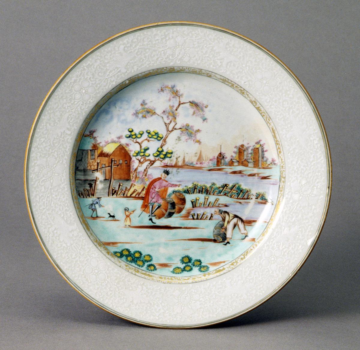 2000.0061.027 Porcelain plate