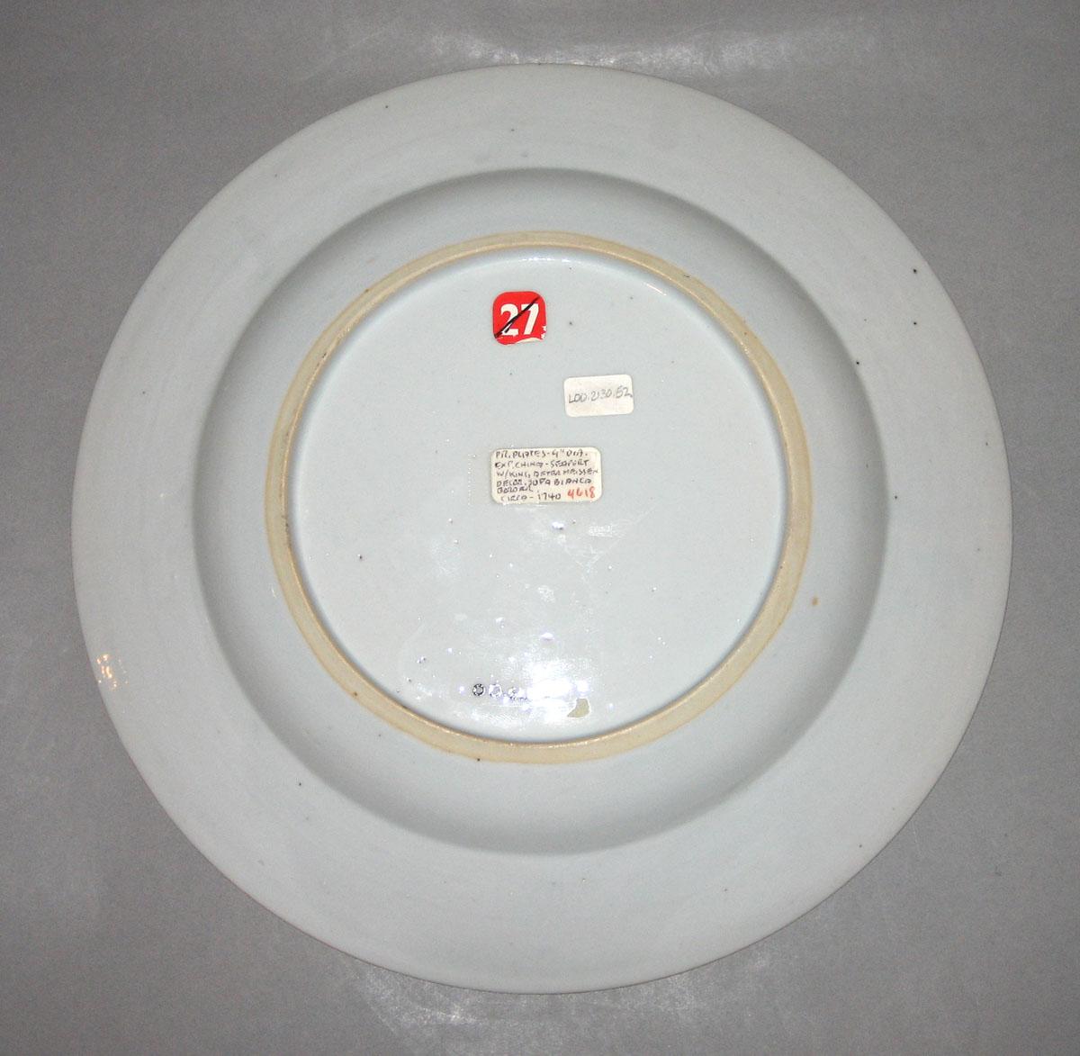 2000.0061.027 Porcelain plate underside