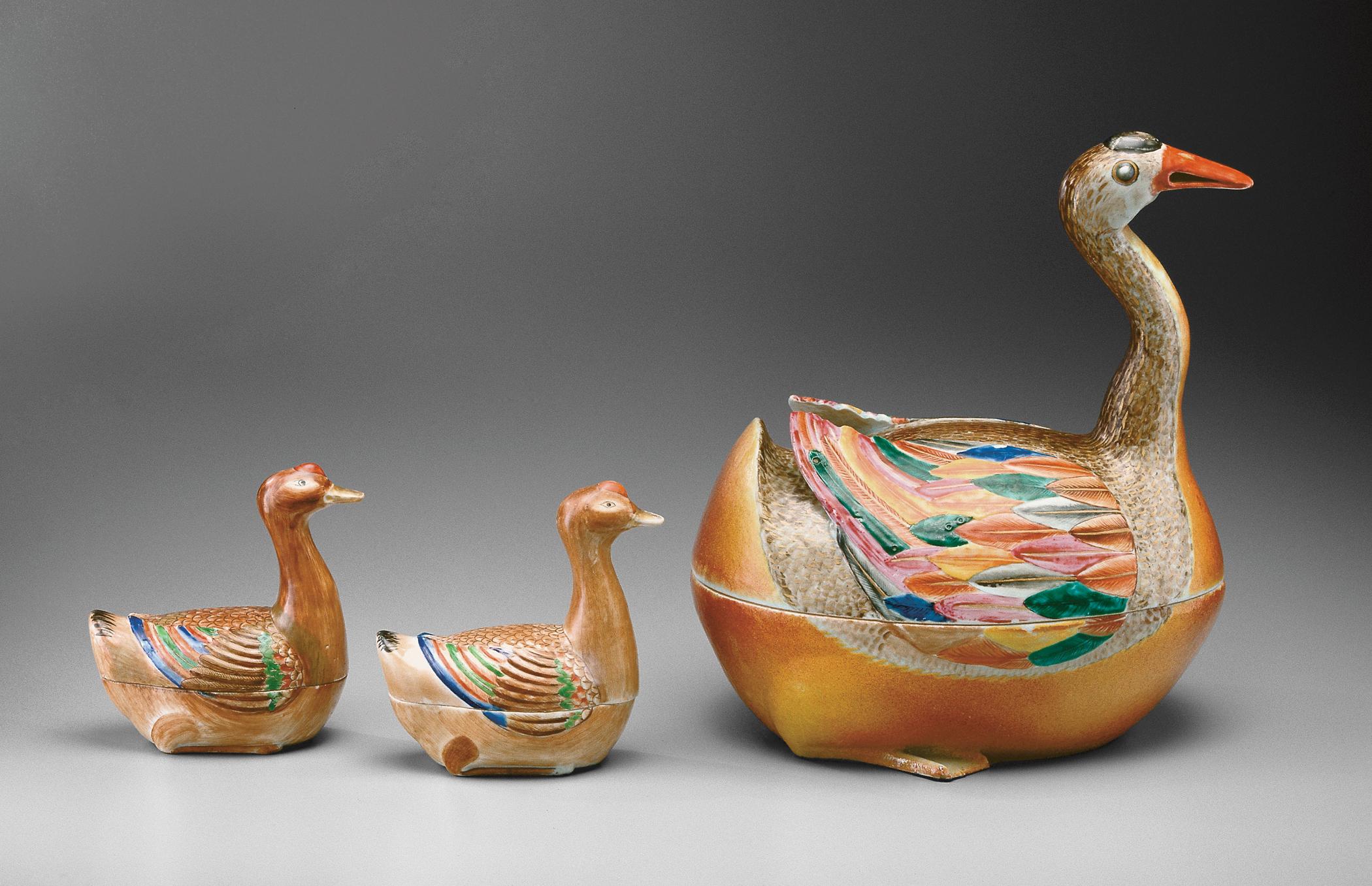 2000.0061.039 A, B, .040.001 A, B, .002 A, B Tureen and Sauce Tureens