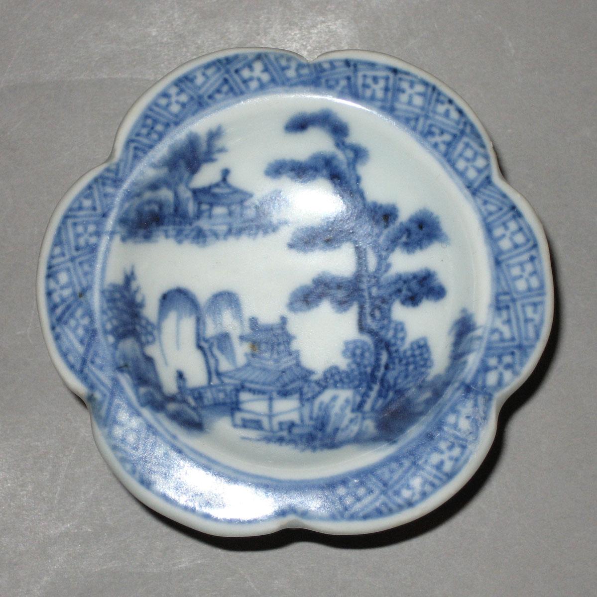 2000.0061.044.001 Porcelain salt top