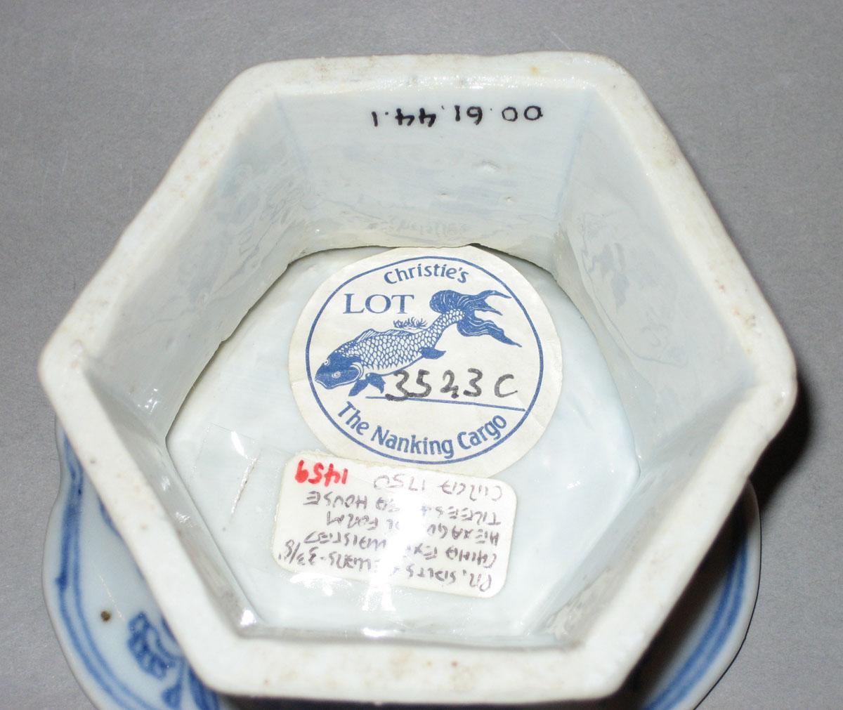 2000.0061.044.001 Porcelain salt underside