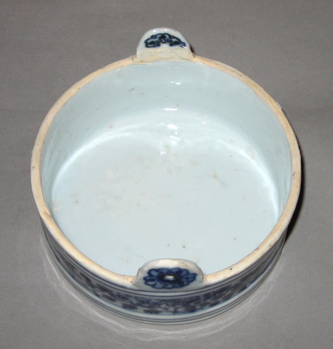 2000.0061.047 A Porcelain butter dish top