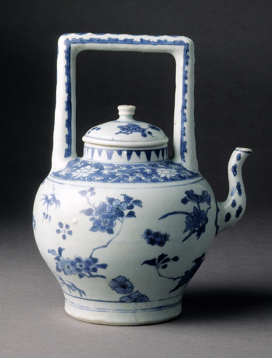 2000.0061.049 A, B Teapot, View 2