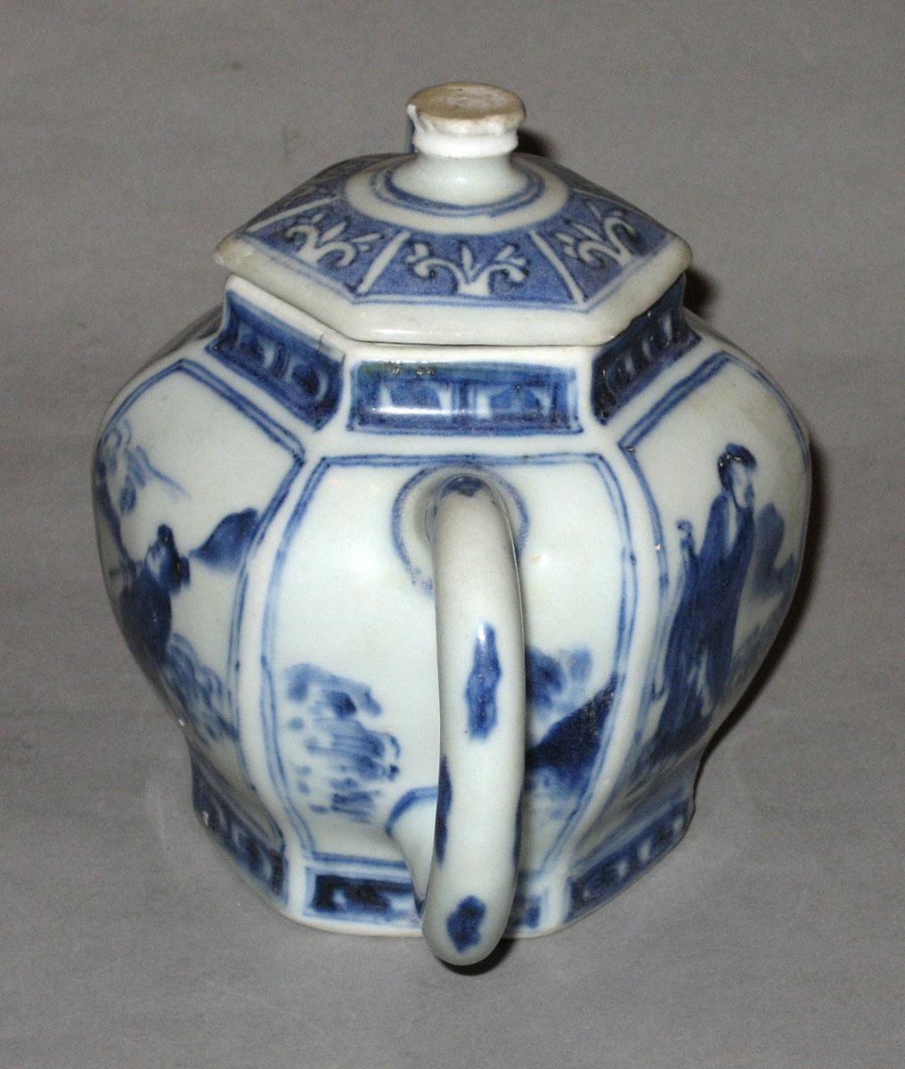 2000.0061.050 A,B Porcelain teapot handle