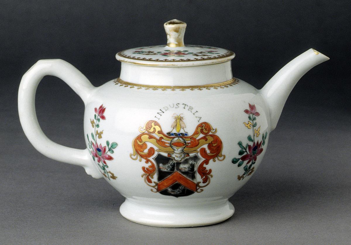 2000.0061.053 A, B Teapot