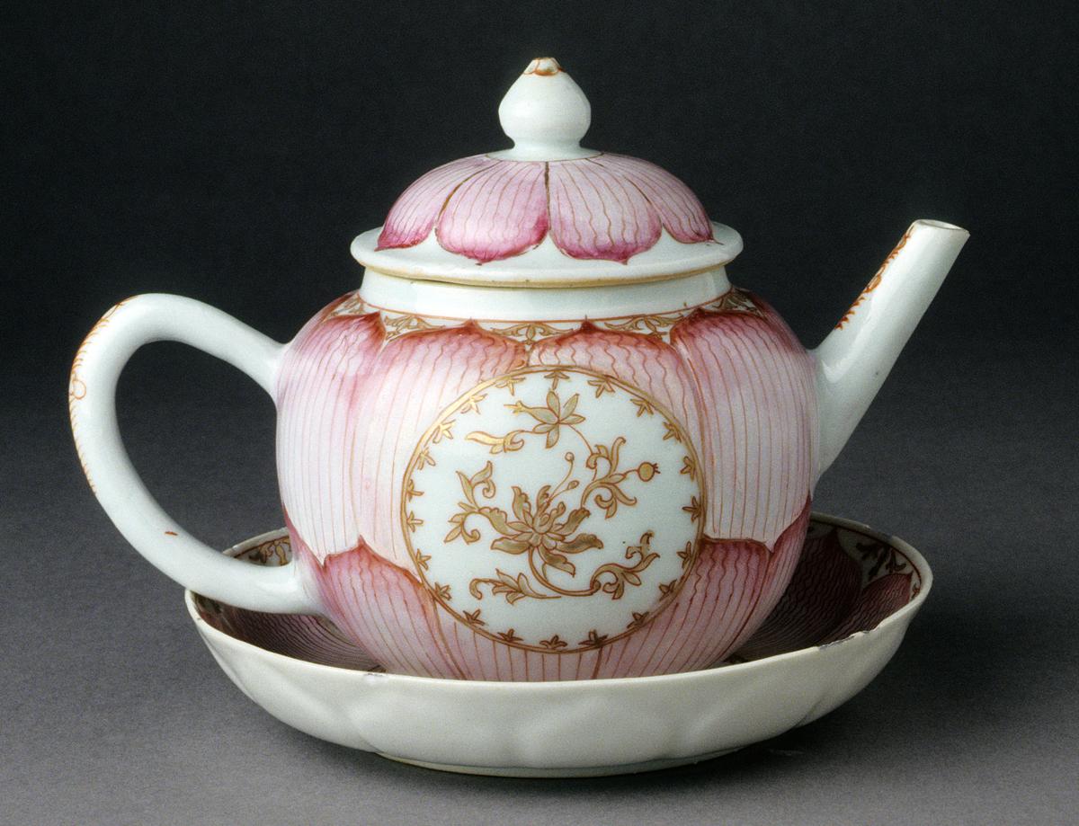 2000.0061.054 A, B Teapot