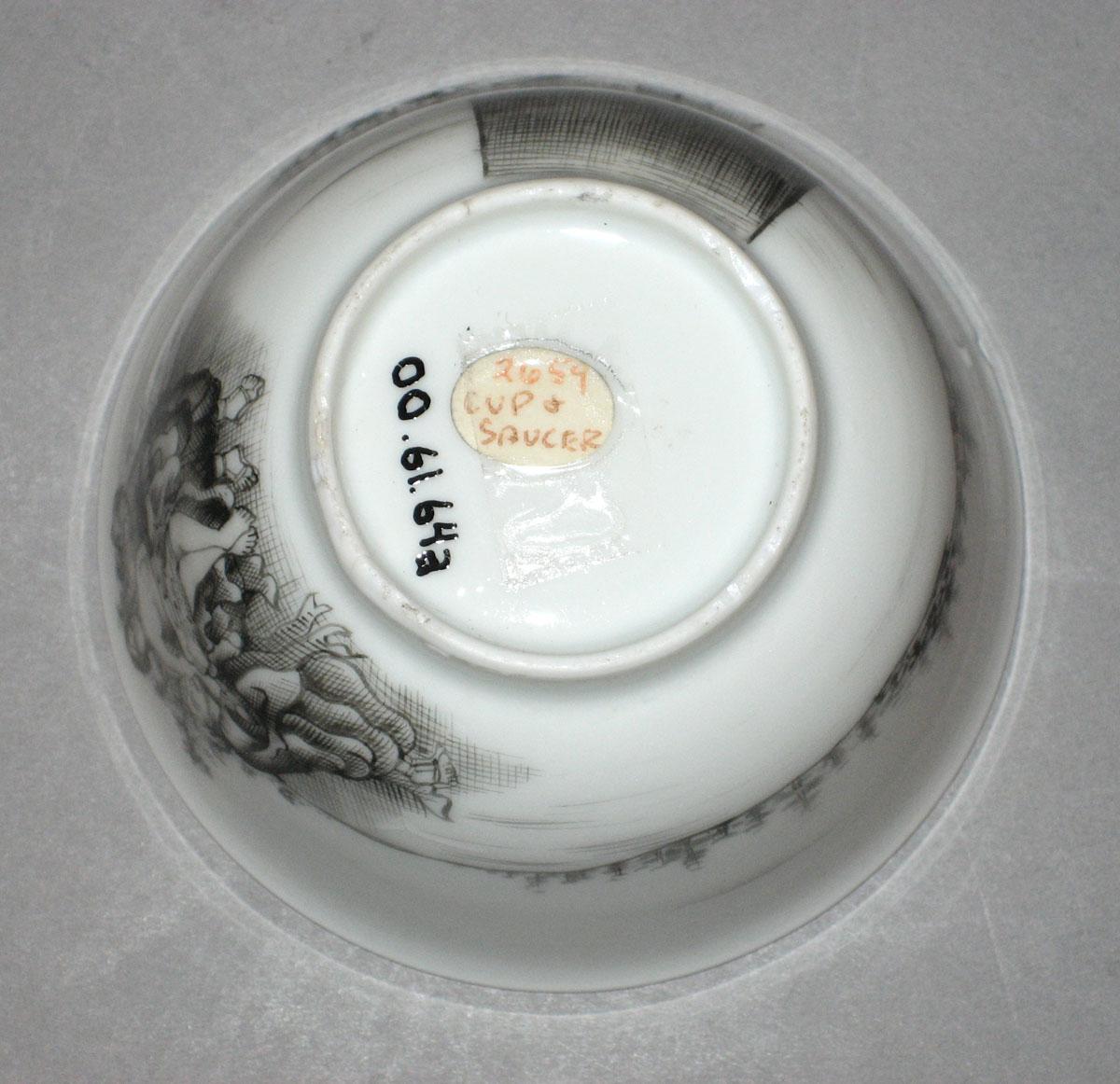 2000.0061.064 A Porcelain teabowl underside
