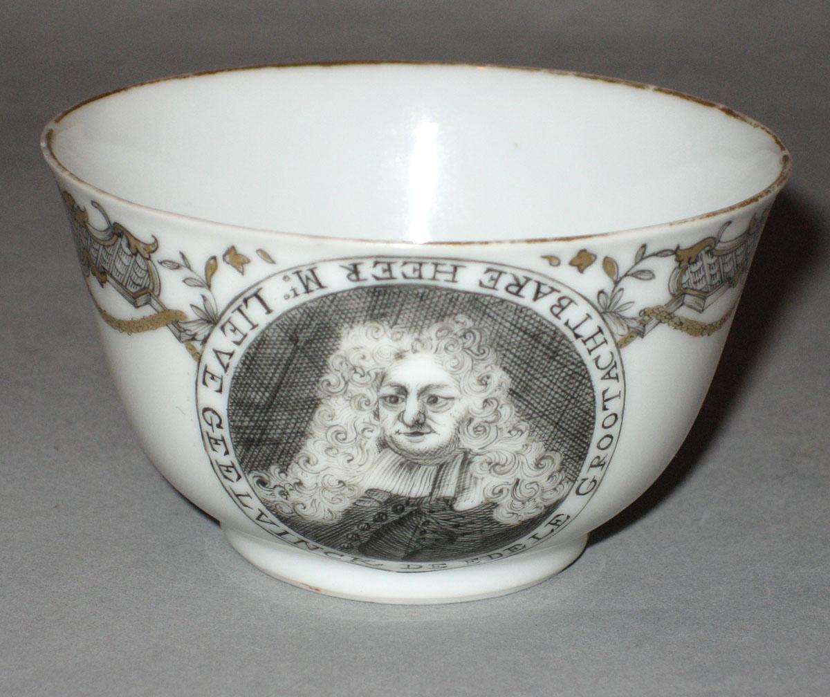 2000.0061.065 A Porcelain teabowl
