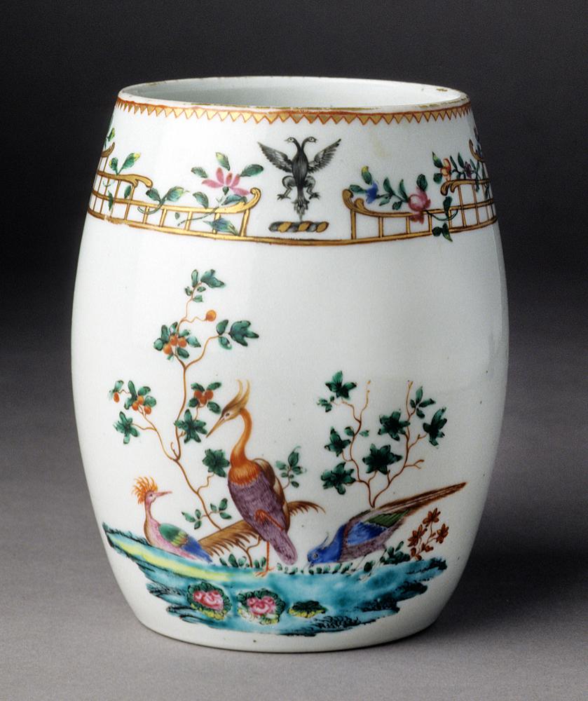 2000.0061.070 Porcelain mug front