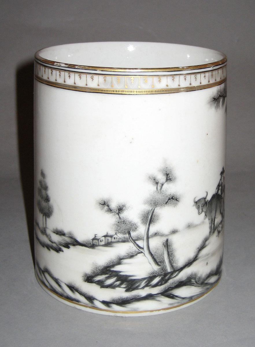 2000.0061.071.001 Porcelain mug front