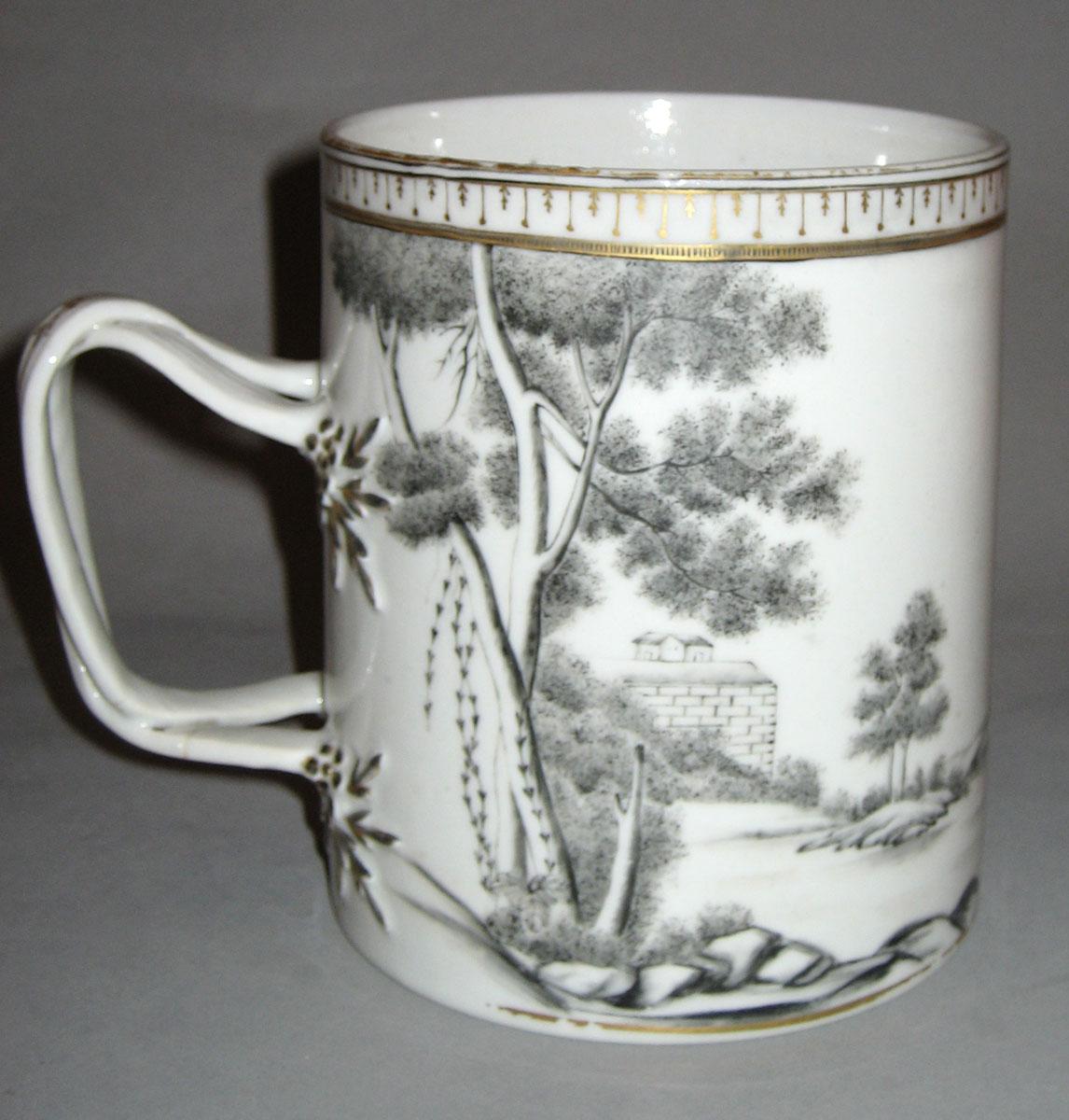 2000.0061.071.002 Porcelain mug face 2