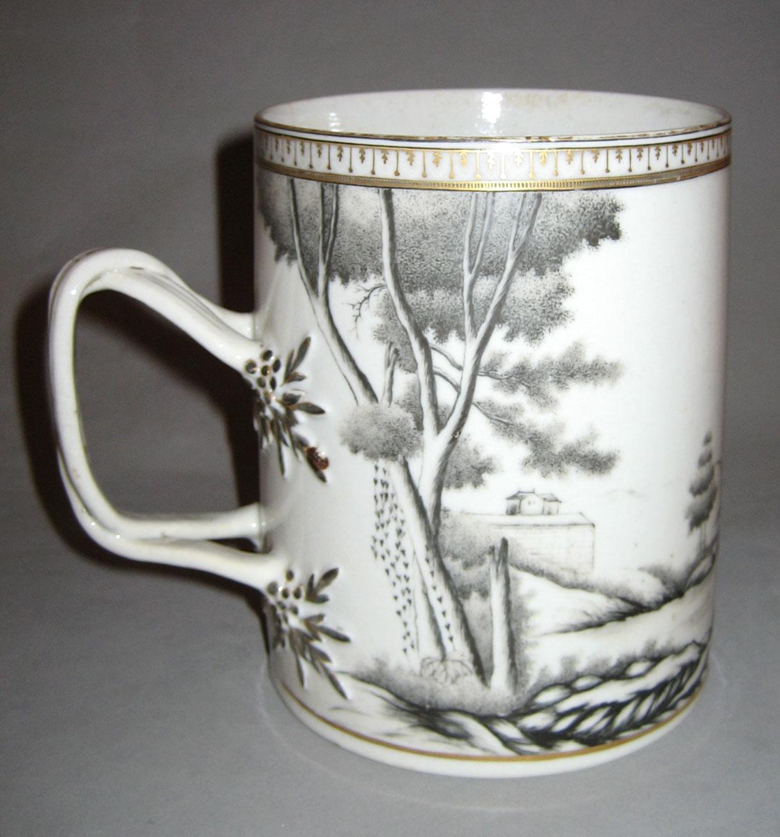 2000.0061.071.003 Porcelain mug face 2