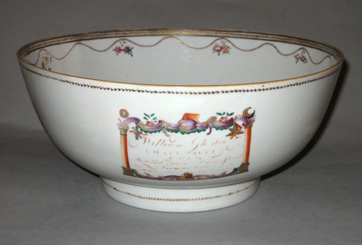 2000.0061.074 Porcelain bowl face 2