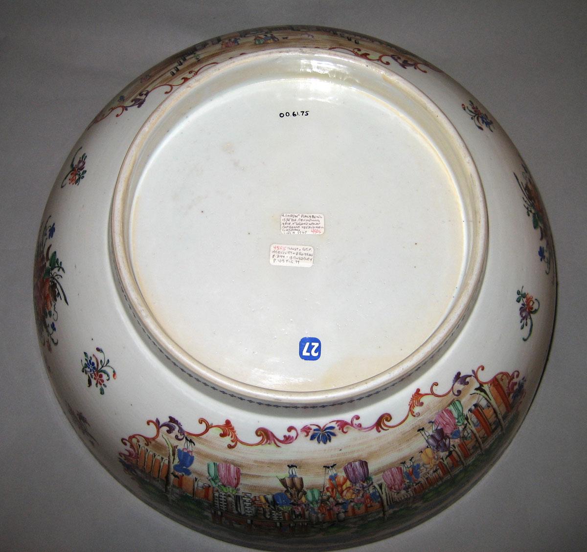 2000.0061.075 Porcelain bowl underside